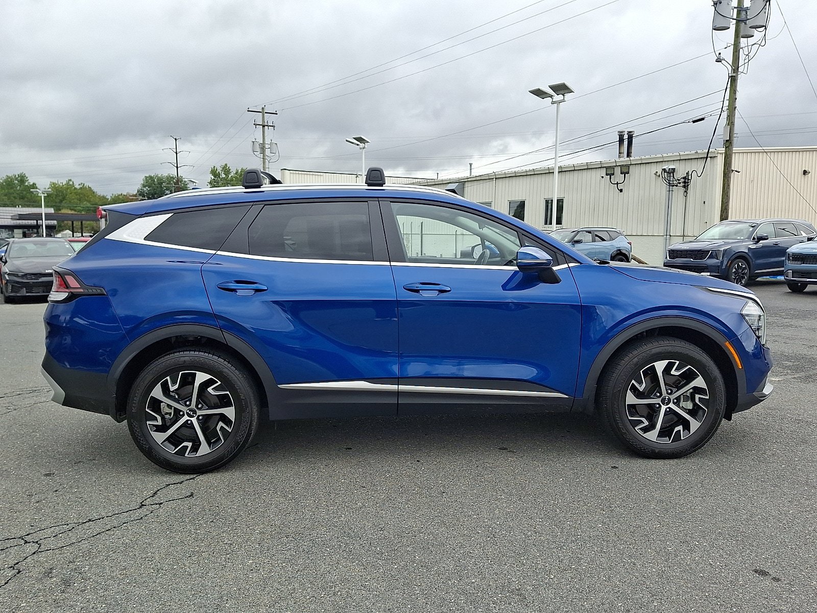 Used 2024 Kia Sportage EX AWD/4WD image 7