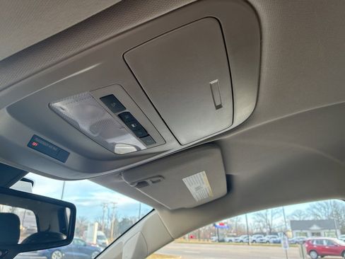 Used 2018 GMC Canyon Denali image 12