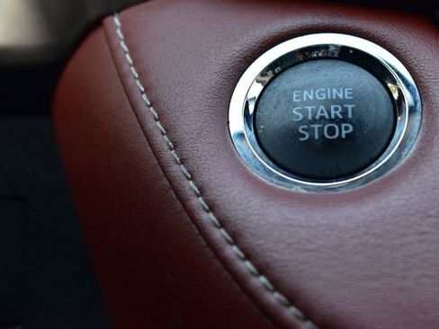 Used 2013 Toyota RAV4 Limited image 27