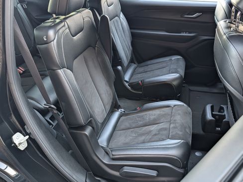 Used 2024 Jeep Grand Cherokee L Laredo image 22