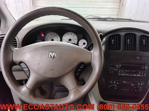 Used 2005 Dodge Caravan SXT FWD image 11