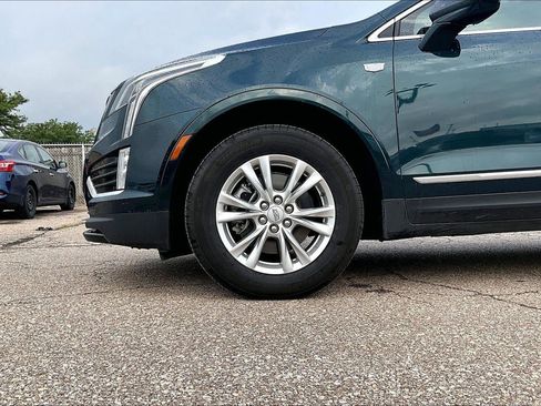 Used 2024 Cadillac XT5 Luxury FWD image 2