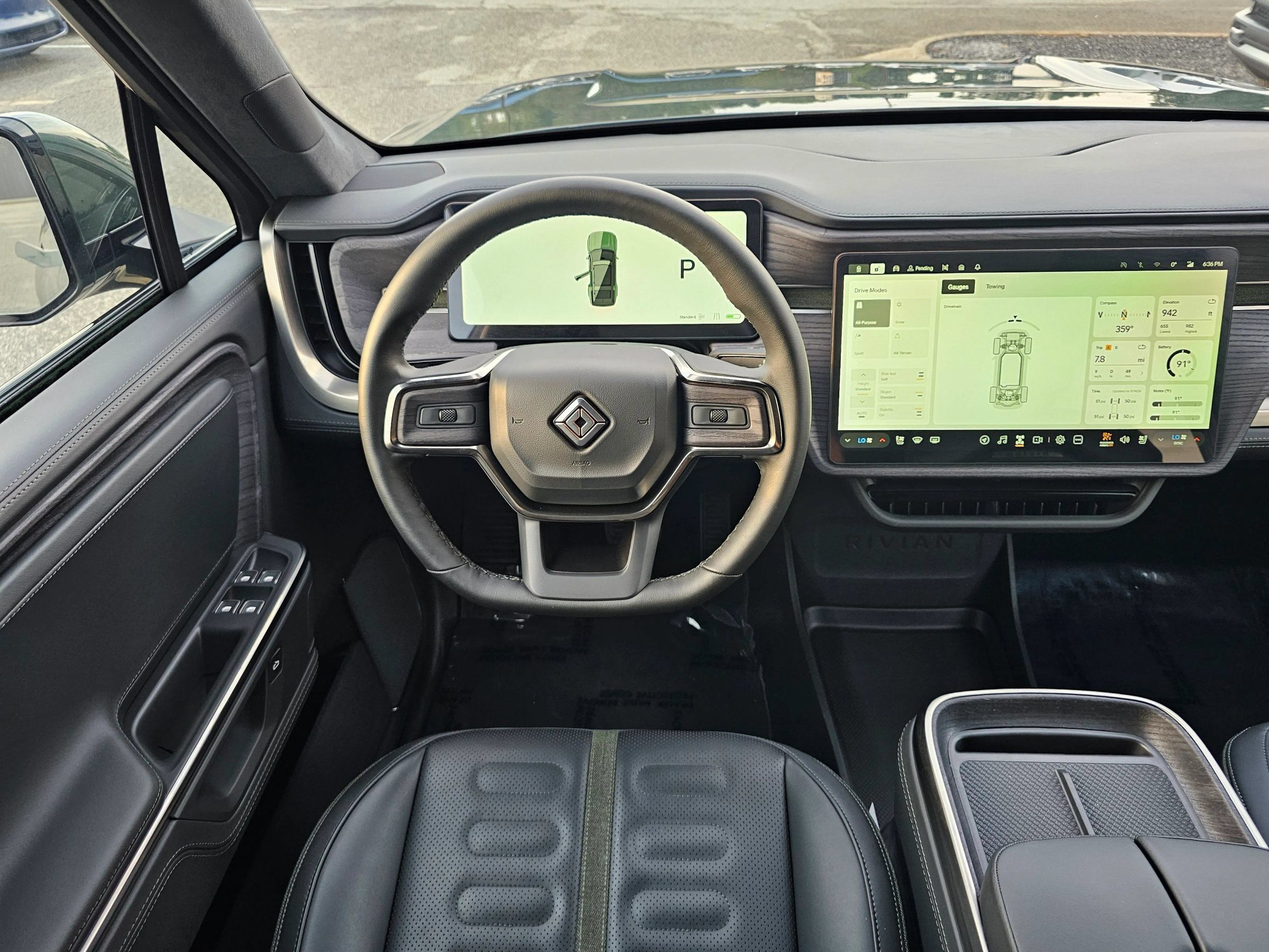 Used 2025 Rivian R1S Adventure Dual AWD/4WD image 18