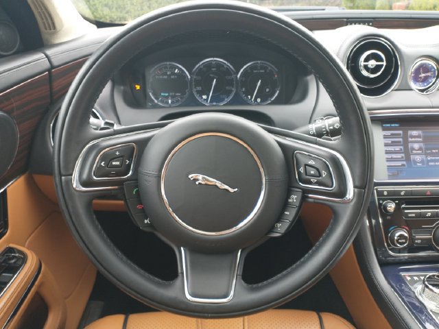 Used 2011 Jaguar XJ L RWD image 59