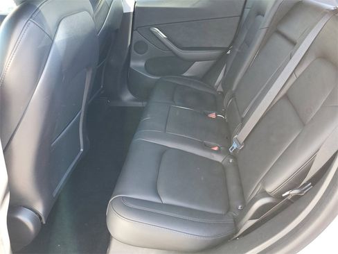 Used 2021 Tesla Model Y Long Range image 16