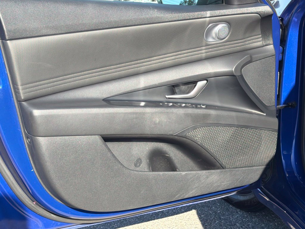 Used 2021 Hyundai Elantra SEL w/ Convenience Package FWD image 18