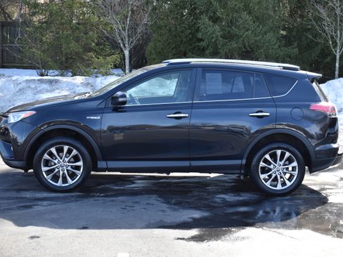 Used 2016 Toyota RAV4 Limited image 32