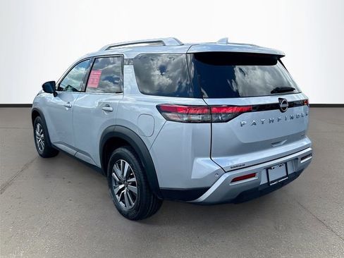 Certified 2025 Nissan Pathfinder SL FWD image 27