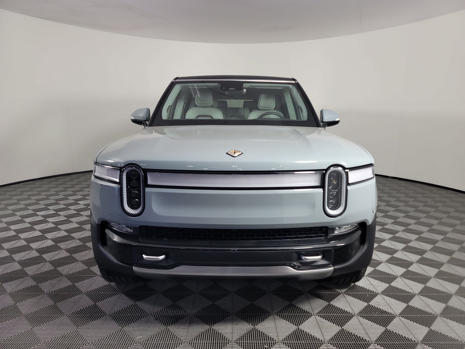 Used 2024 Rivian R1S Adventure Quad AWD/4WD image 8