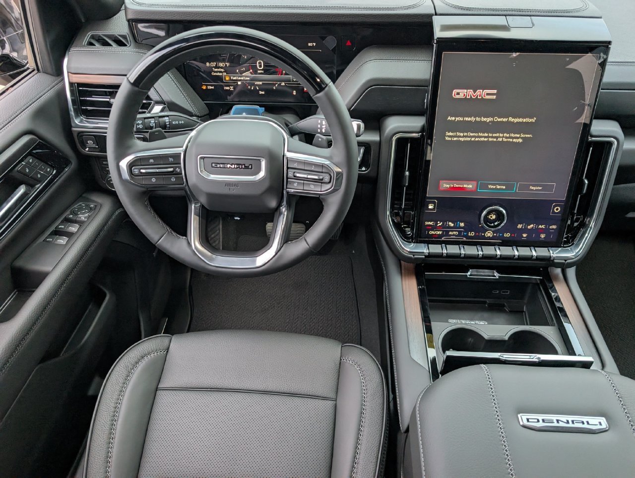 New 2027 GMC Yukon Denali w/ Sun & Power Step Package AWD/4WD image 9