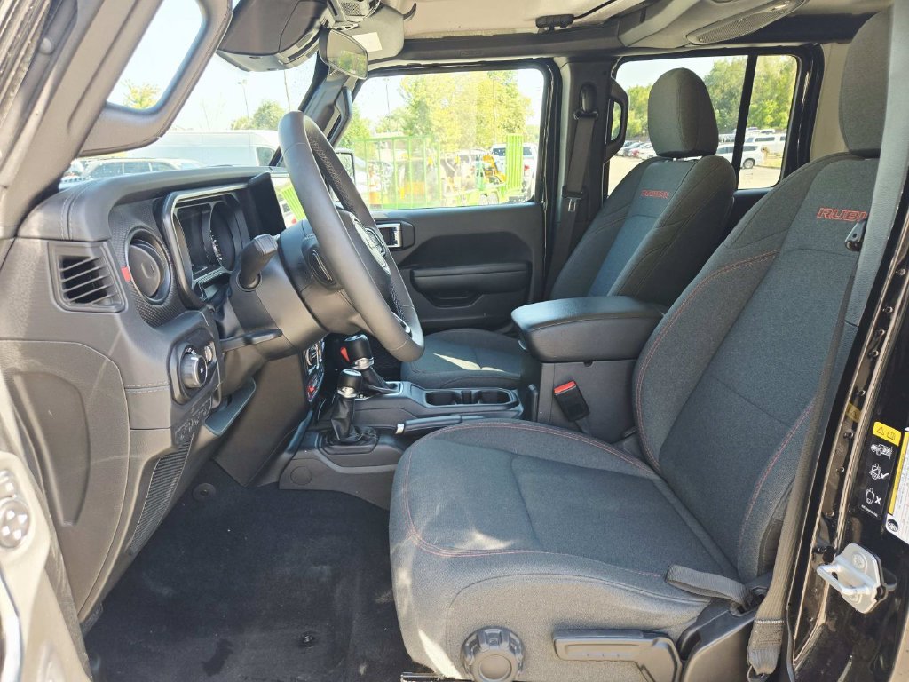 Used 2026 Jeep Wrangler Unlimited Rubicon AWD/4WD image 11