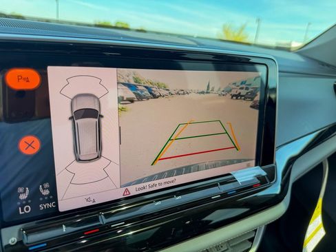 New 2026 Volkswagen Atlas Peak Edition image 23