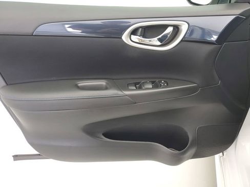 Used 2018 Nissan Sentra SR w/ Technology Package FWD image 20