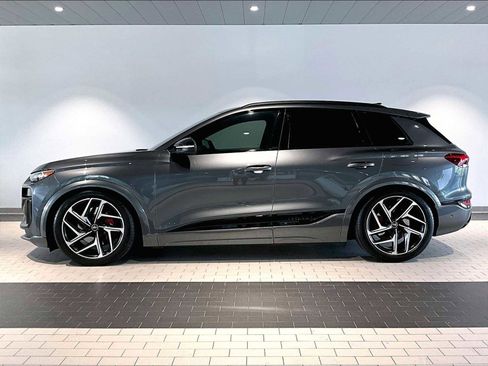 Used 2025 Audi SQ6 e-tron Prestige w/ 21" Black Optic Wheel Package AWD/4WD image 2