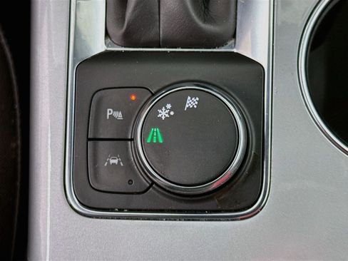 Used 2026 Chevrolet Blazer LT FWD image 25