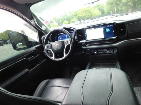 Used 2024 Chevrolet Silverado 2500 LTZ w/ LTZ Premium Package AWD/4WD image 3