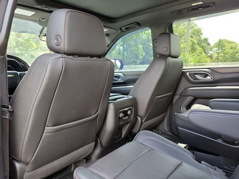 Used 2022 Chevrolet Tahoe High Country AWD/4WD image 12