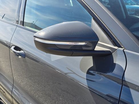 Used 2025 Audi Q6 e-tron Premium Plus w/ Premium Plus image 11