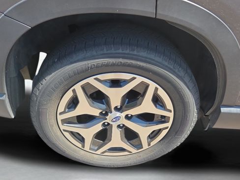 Used 2021 Subaru Forester Premium AWD/4WD image 37