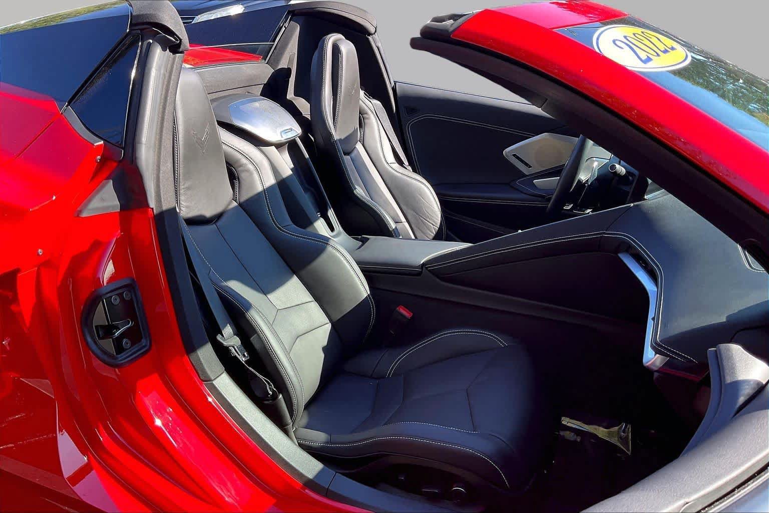 Used 2022 Chevrolet Corvette Stingray Preferred Conv w/ Z51 Performance Package RWD image 8