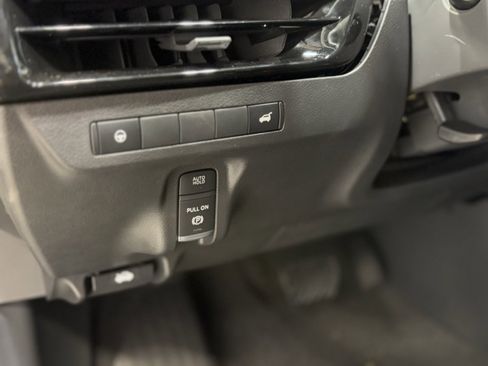 Certified 2025 Nissan Murano SV image 12