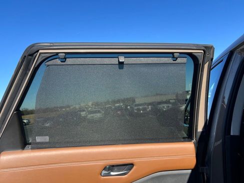 Used 2023 Nissan Pathfinder Platinum w/ Black Appearance Package image 18