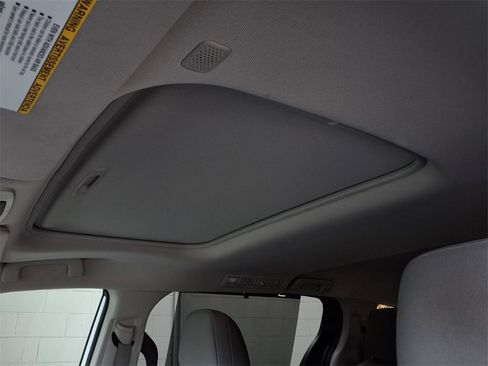 Used 2022 Toyota Sienna LE image 16