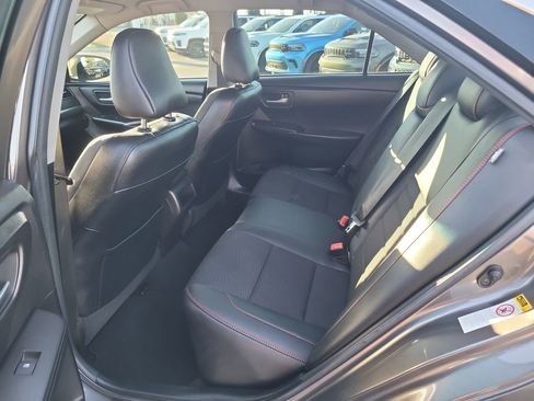 Used 2017 Toyota Camry SE image 11