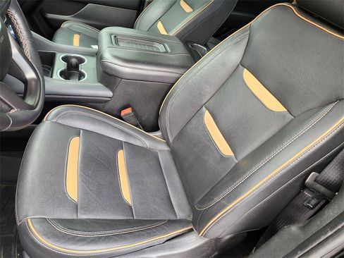 Used 2022 GMC Yukon AT4 image 8