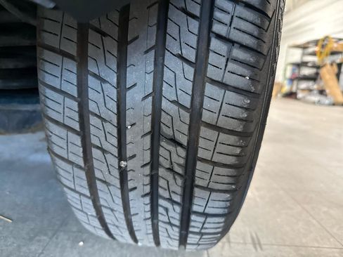Used 2015 Ford Explorer XLT w/ Equipment Group 202B AWD/4WD image 62