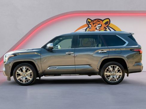 Used 2024 Toyota Sequoia Capstone AWD/4WD image 8