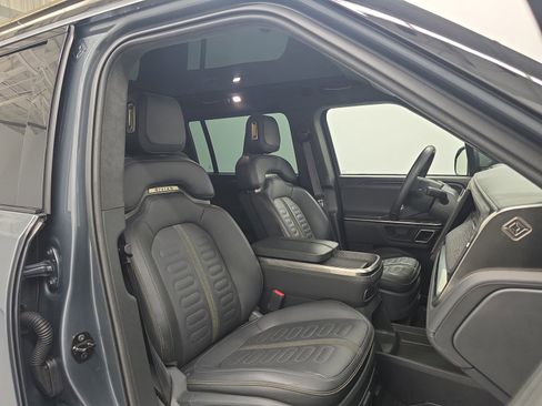 Used 2023 Rivian R1S Adventure AWD/4WD image 24
