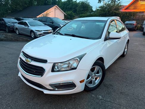 Used 2015 Chevrolet Cruze LT FWD image 2
