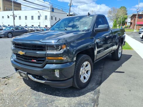 Used 2018 Chevrolet Silverado 1500 LT w/ LT Convenience Package AWD/4WD image 8