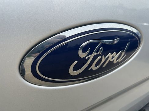 Used 2017 Ford F150 Lariat w/ Equipment Group 502A Luxury AWD/4WD image 7