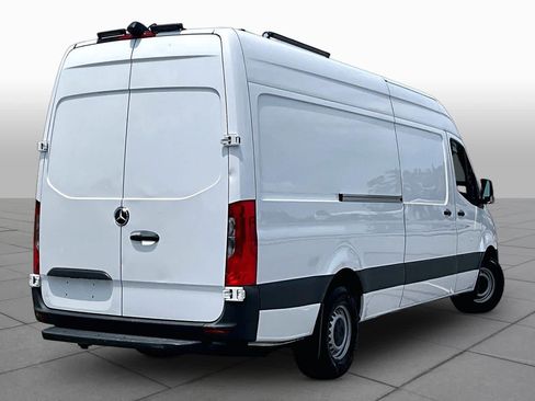 Used 2024 Mercedes-Benz Sprinter 2500 image 13