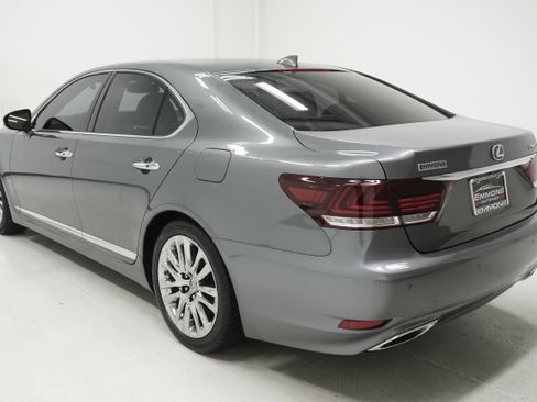 Used 2015 Lexus LS 460 w/ Comfort Package RWD image 6