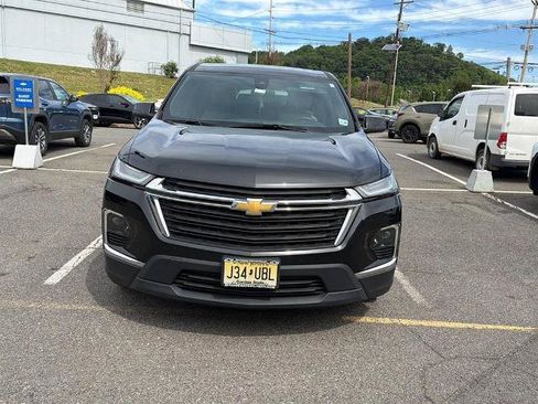 Used 2023 Chevrolet Traverse LS FWD image 2