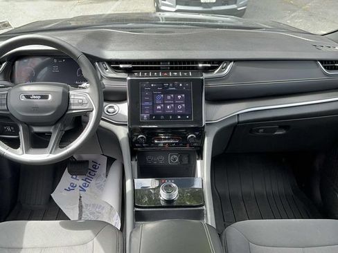 Used 2025 Jeep Grand Cherokee L Laredo AWD/4WD image 14