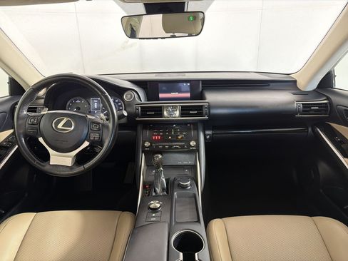 Used 2018 Lexus IS 300 AWD image 14