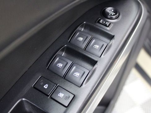 Used 2022 Chevrolet Colorado ZR2 image 18