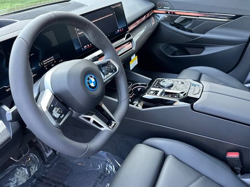 New 2026 BMW i5 eDrive40 w/ M Sport Package image 7