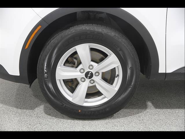 Used 2023 Kia Sorento LX AWD/4WD image 22