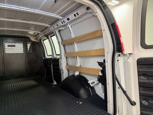 Used 2024 GMC Savana 2500 w/ Driver Convenience Package image 81