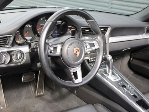 Used 2017 Porsche 911 Carrera image 4