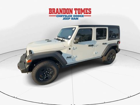 Used 2022 Jeep Wrangler Sport AWD/4WD image 5