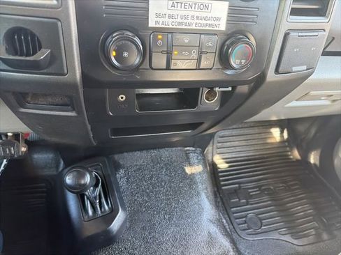 Used 2017 Ford F550 4x4 Regular Cab Super Duty image 18