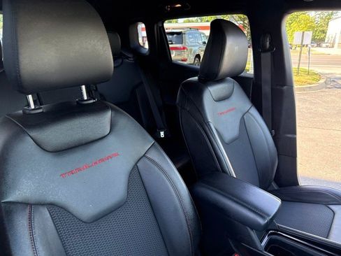 Used 2025 Jeep Compass Trailhawk AWD/4WD image 30