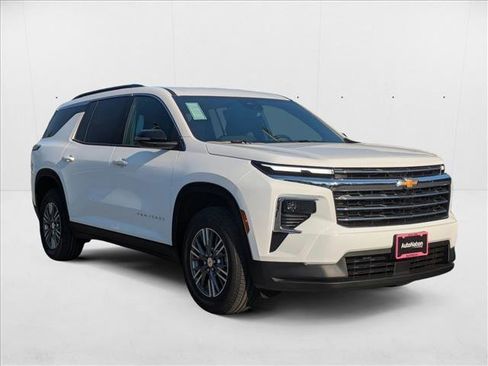 New 2025 Chevrolet Traverse LT image 6