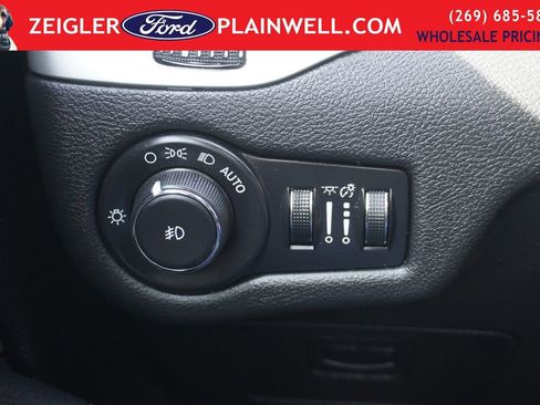 Used 2016 Jeep Cherokee Limited image 30